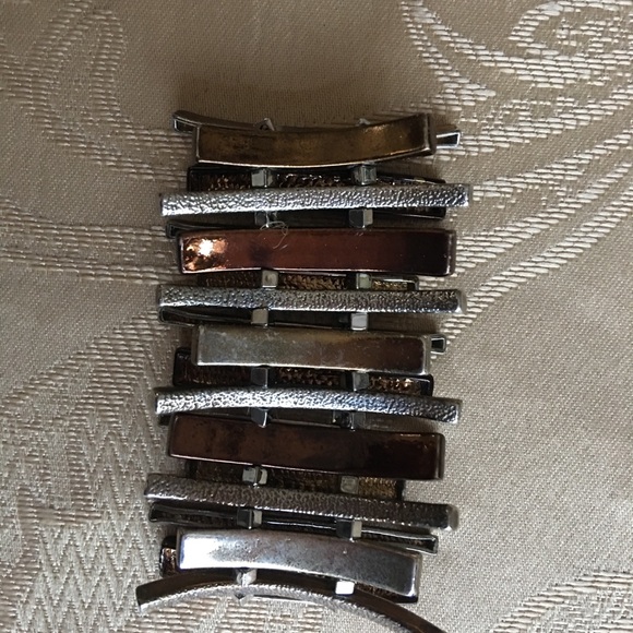 UNIQUE LADIES BRACELET - Picture 2 of 5